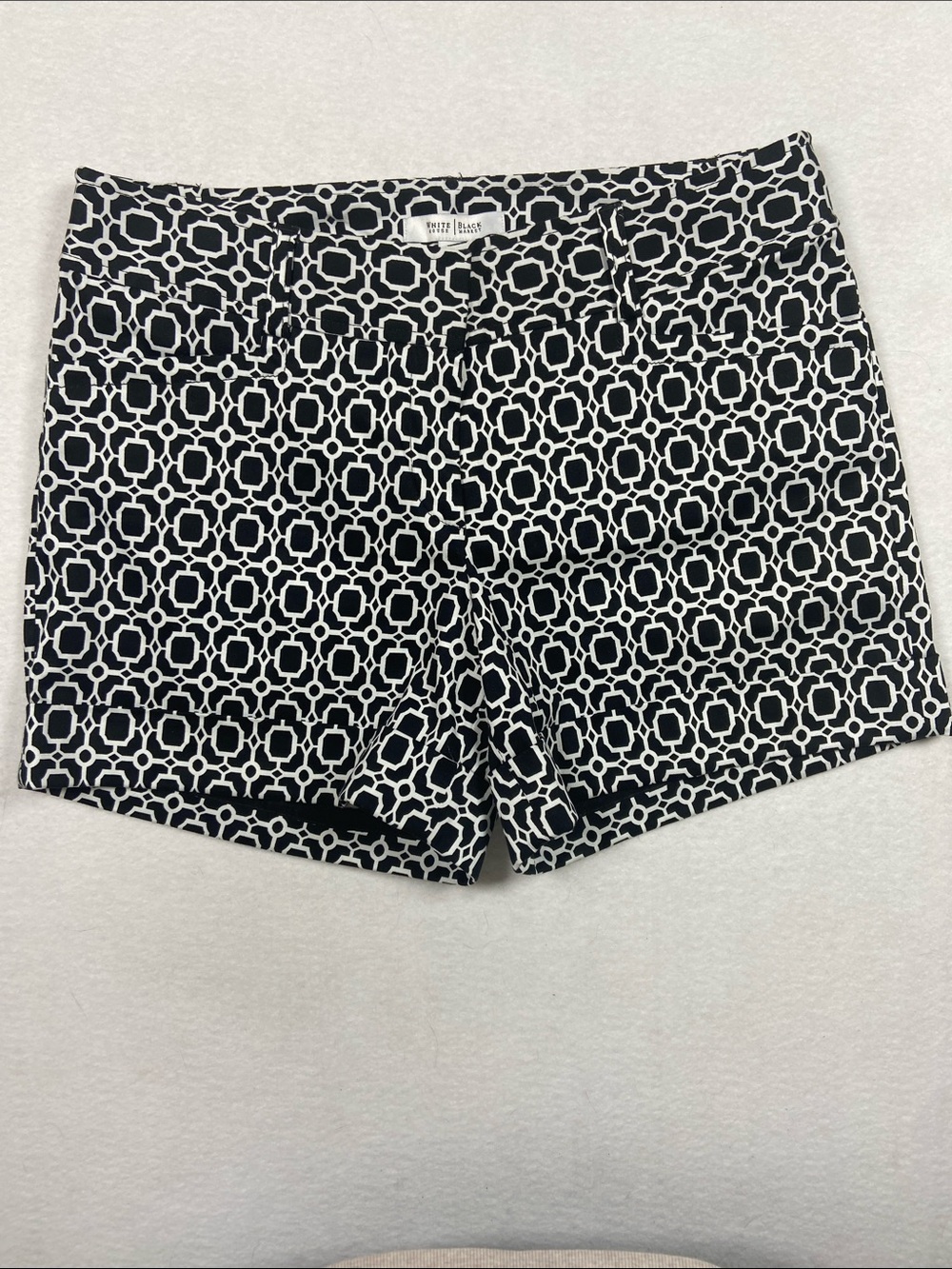 White House Black Market Black & White Geometric Shorts Size 6, Summer